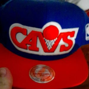 Clevland Cavaliers mens mitchell and ness snapback